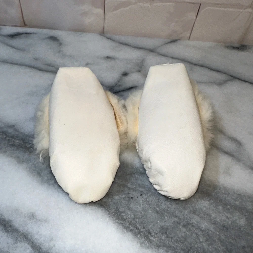 Handmade White Leather Baby Moccasins Fur Trim Beaded Soft Sole Booties 4.5 In